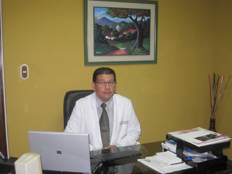 Dr. Rafael Antonio Quezada Martínez Ginecólogo Obstetra en Médicos de